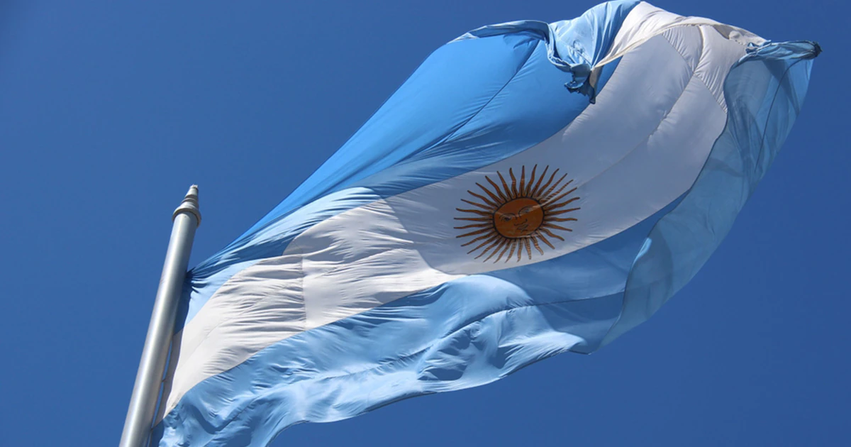 Alumnos extranjeros jurarán la bandera argentina en escuelas porteñas