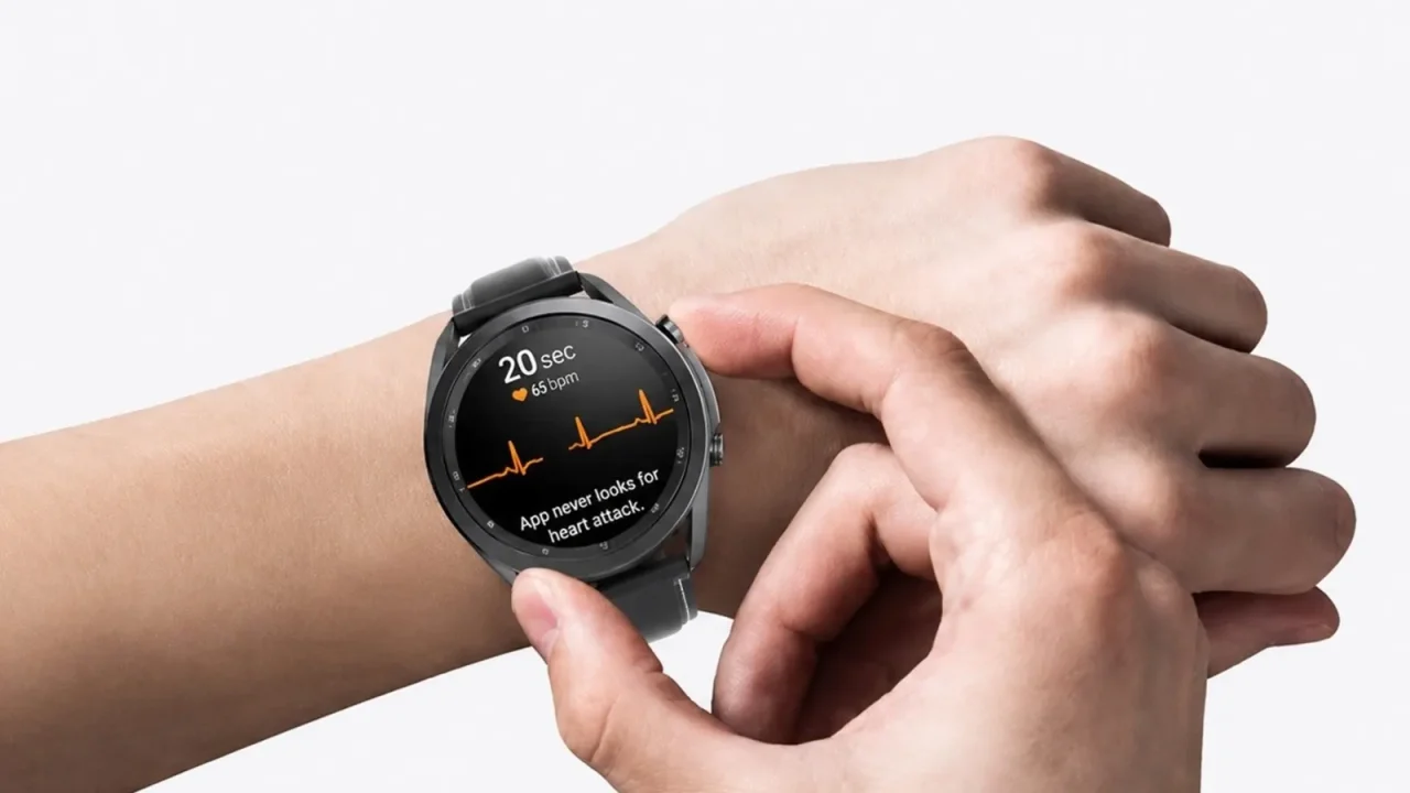 Relojes inteligentes: Más allá de contar pasos, ahora monitorean el corazón y alertan sobre arritmias