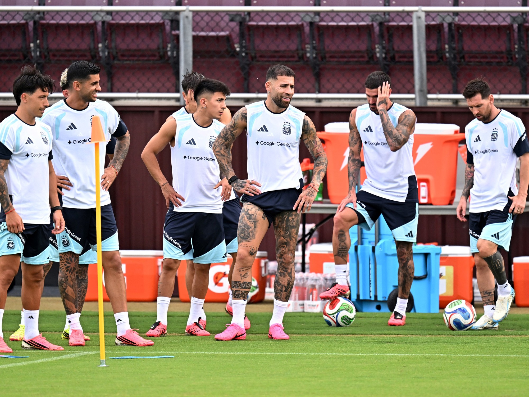 Jugadores de la Selección Argentina de fútbol en una sesión de entrenamiento.