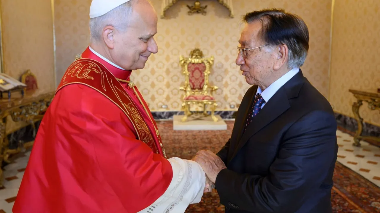 El Vaticano ha dado un paso más en la organización de una posible gira papal por Sudamérica. El papa León XIV recibió recientemente al presi