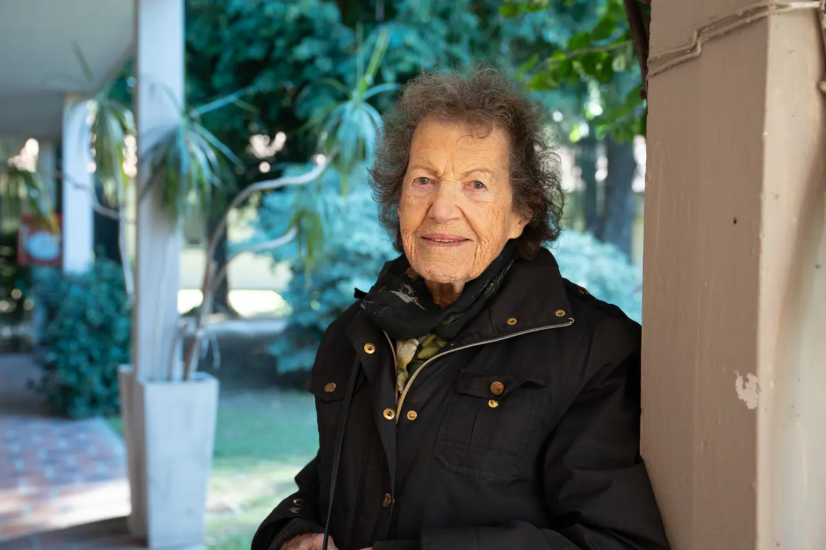 Ruth Jäckel Marshall, inmigrante judía en Argentina, recordando su pasado.