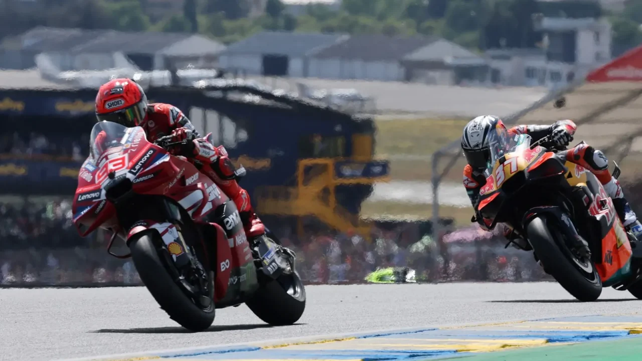 El mundo del motociclismo celebra el regreso de uno de sus escenarios más emblemáticos. El Gran Premio de la República Checa de MotoGP en 20