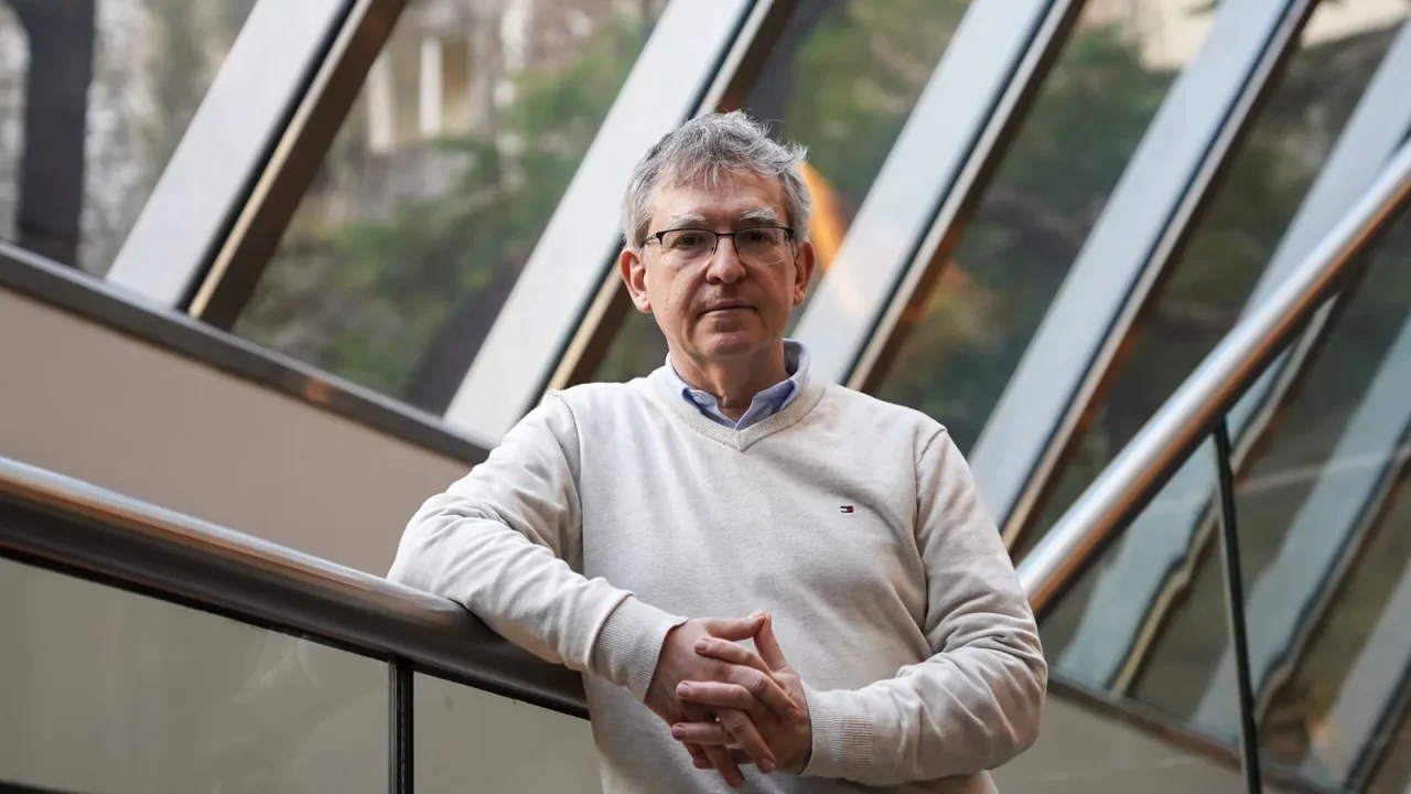El renombrado escritor, docente e investigador español Santiago Posteguillo, autor de aclamadas novelas históricas, se encuentra en Argentin