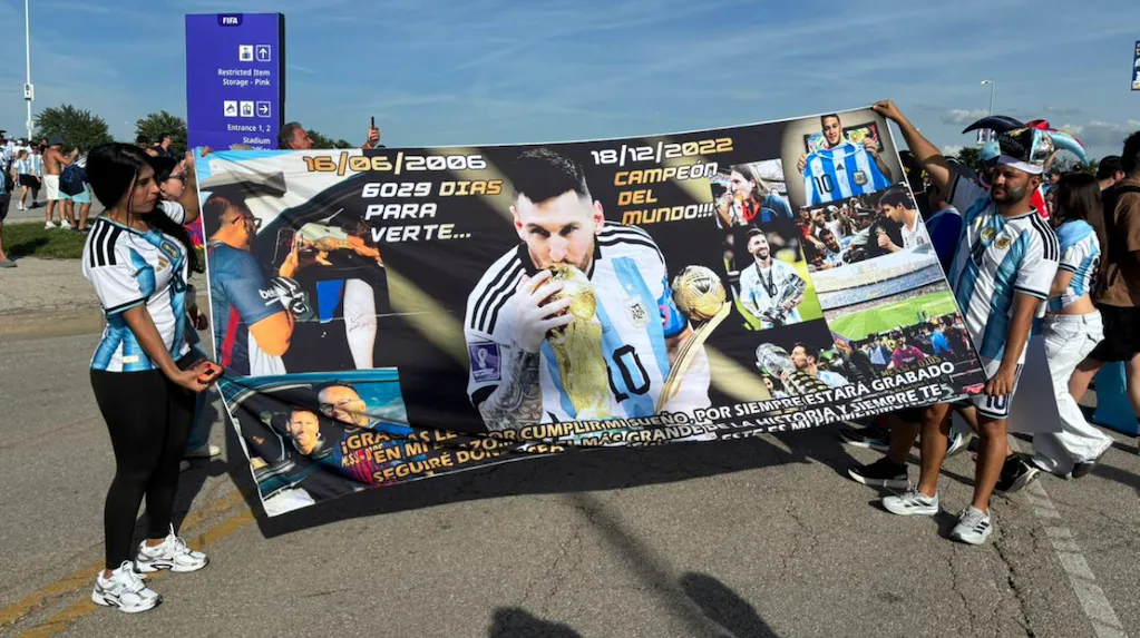El fenómeno “fan argentino”: cómo hinchas de todo el mundo alentaron a la Selección en Kansas