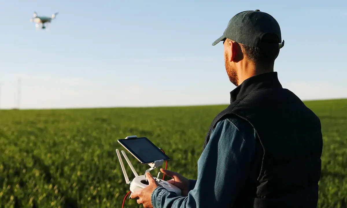 El sector agropecuario argentino está experimentando una metamorfosis silenciosa pero profunda, impulsada por la adopción masiva de tecnolog