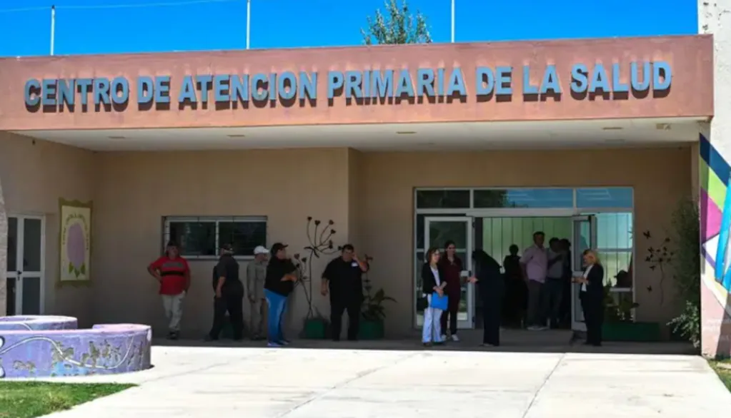 Madre reanimó a su hijo tras broncoaspiración y denunció falta de médicos en centro de salud de San Luis