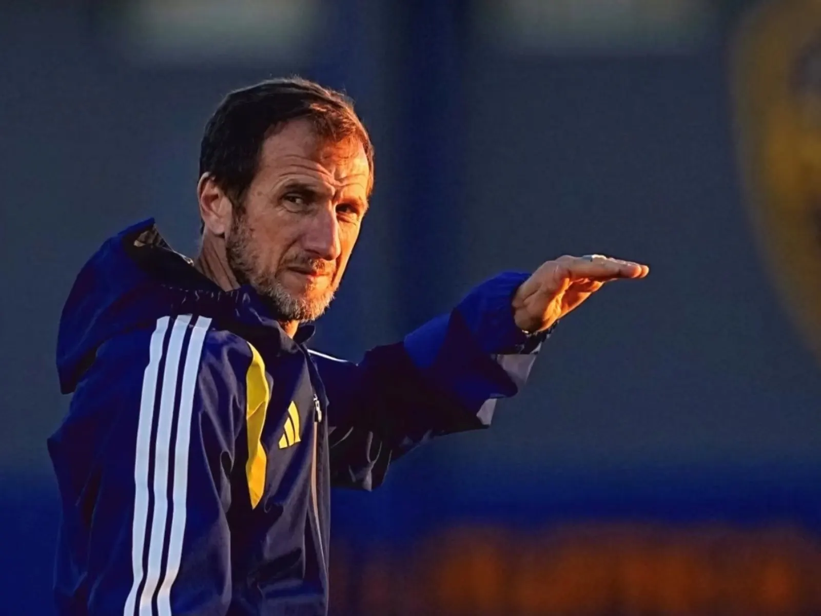 Jugadores del plantel de Boca Juniors entrenando en la cancha