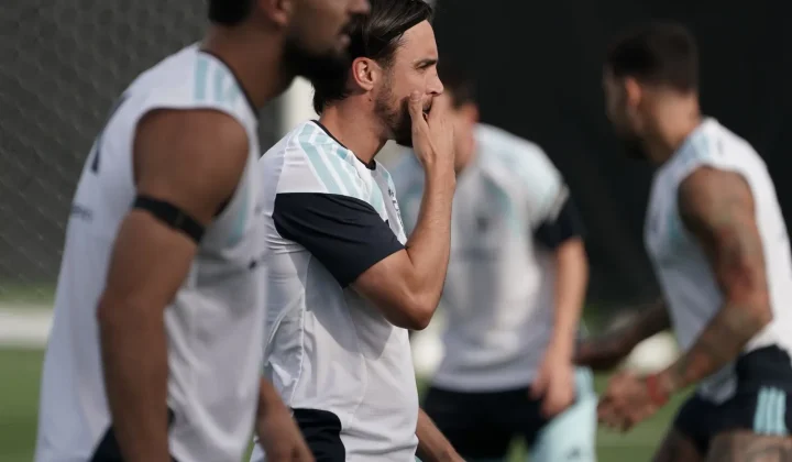 El defensor argentino Nicolás Tagliafico ha dado un paso significativo en su proceso de recuperación tras sufrir una lesión muscular en el a