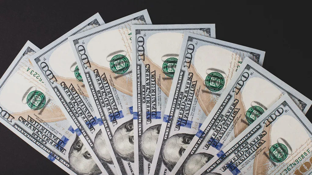 Dólar oficial y blue: cómo cotizan este lunes 1 de junio