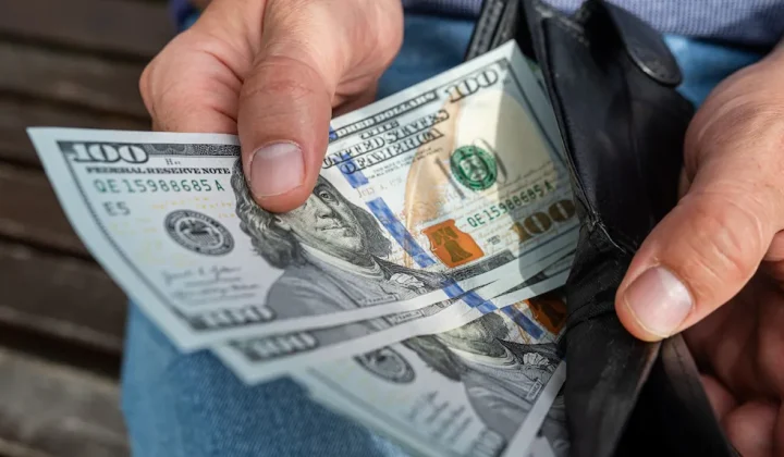 La cotización del dólar oficial y el dólar blue son puntos clave en la economía argentina, y este jueves 25 de junio no es la excepción. Los