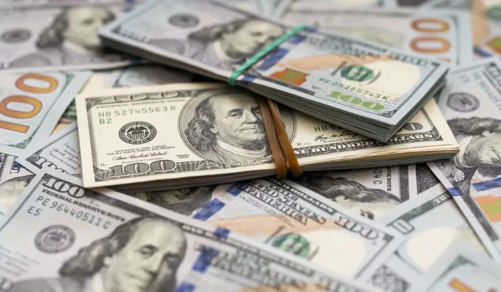 La cotización del dólar oficial, controlado por el Banco Central de la República Argentina (BCRA), abre los días hábiles a las 10:00 AM, ope