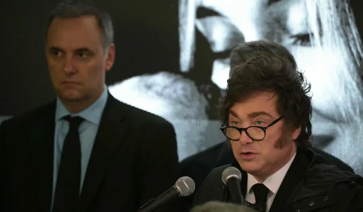Milei sobre Adorni: “Si la Justicia lo considera culpable, lo eyecto de una patada