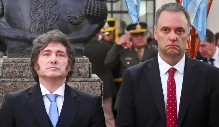 Manuel Adorni bajo la lupa: rumores de renuncia y compras millonarias generan tensión en el gobierno