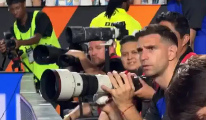 Dibu Martínez sorprende: el arquero de la Selección Argentina se convirtió en fotógrafo durante el amistoso contra Honduras