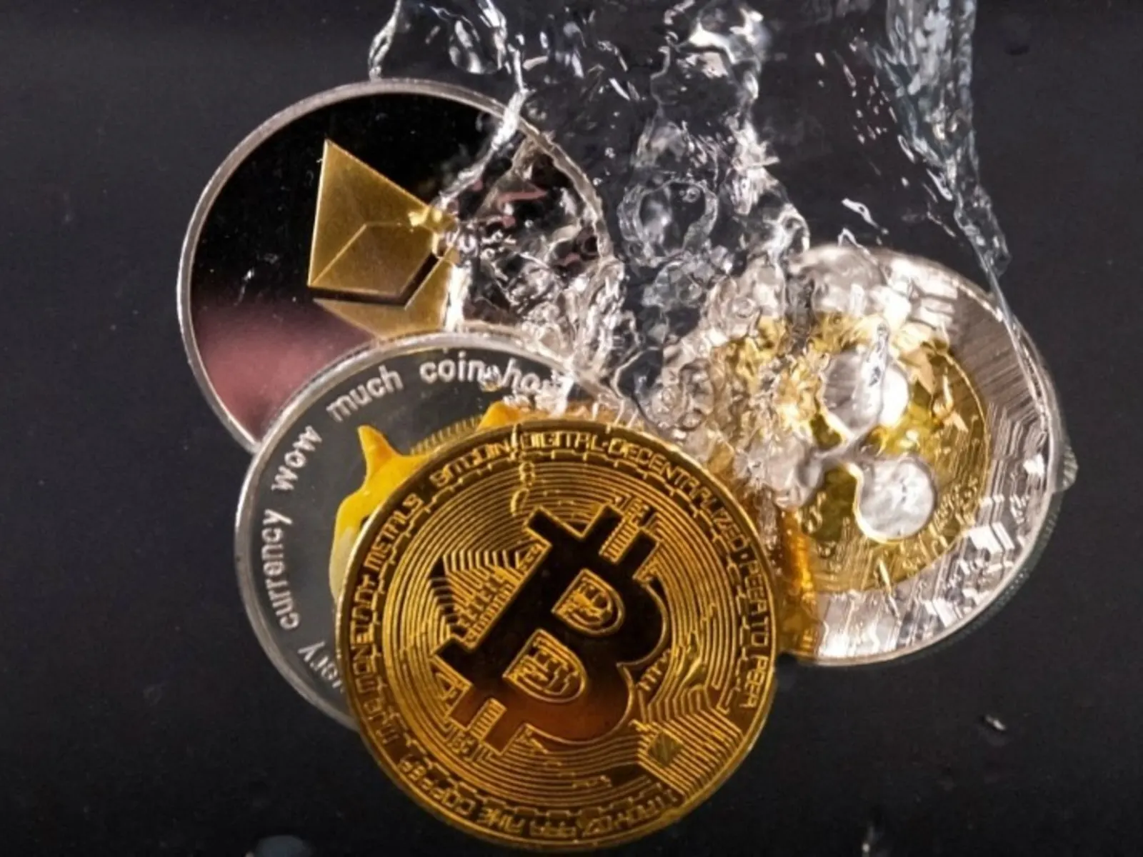 Gráfico que muestra la evolución del precio de Ethereum en dólares y su equivalencia en pesos argentinos.