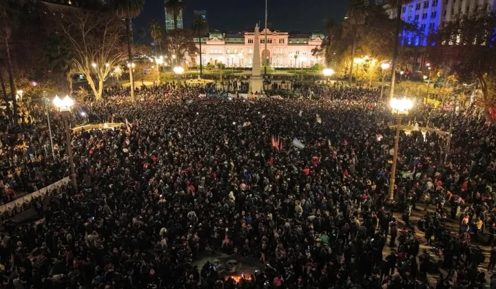 La política argentina se debate entre el fenómeno Solari y las encuestas económicas