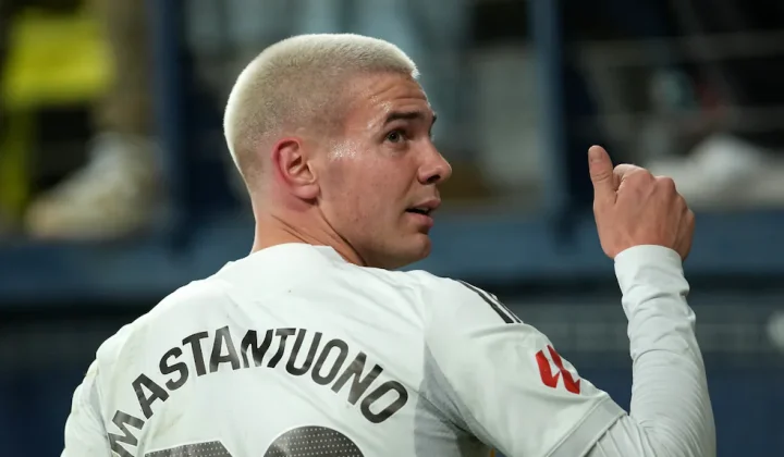 El futuro de Franco Mastantuono, la joven promesa argentina que dio sus primeros pasos en River Plate antes de emigrar al Real Madrid, podrí