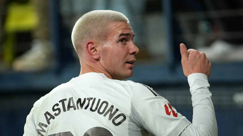 El futuro de Franco Mastantuono, la joven promesa argentina que dio sus primeros pasos en River Plate antes de emigrar al Real Madrid, podrí