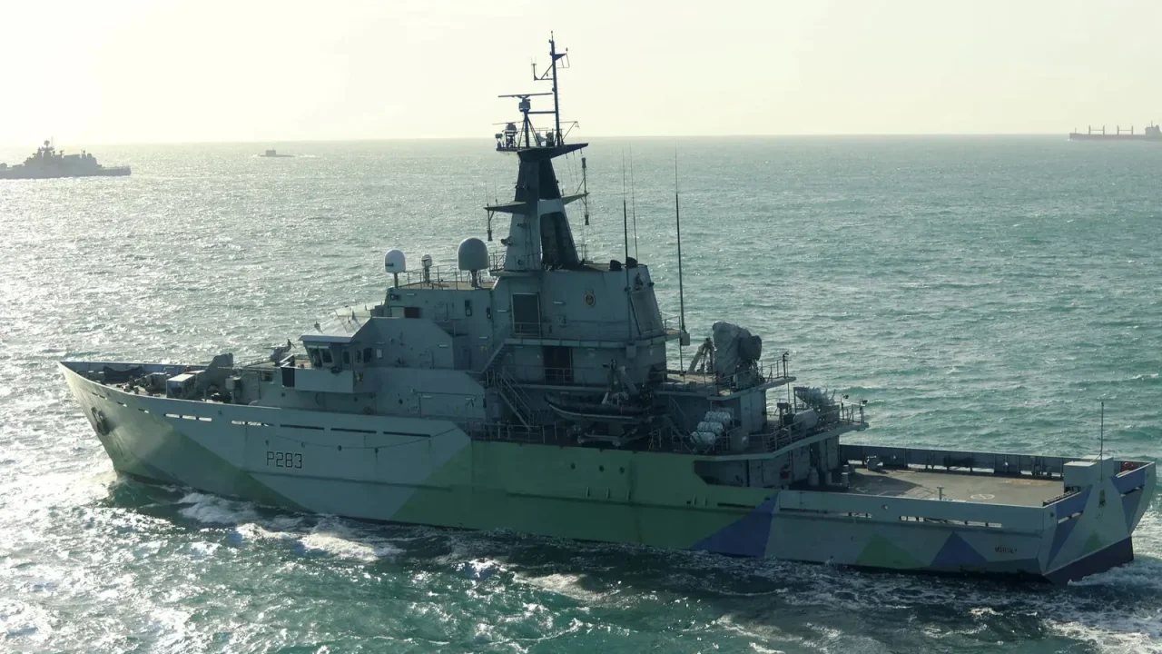 Un incidente naval en el Canal de la Mancha ha generado preocupación internacional después de que un buque de guerra ruso supuestamente efec