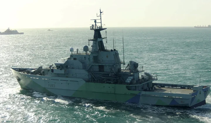 Un incidente naval en el Canal de la Mancha ha generado preocupación internacional después de que un buque de guerra ruso supuestamente efec