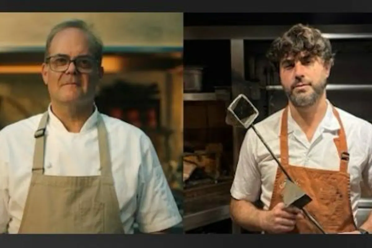 Varios chefs de Latinoamérica preparando platos en la cocina de un restaurante en Argentina.