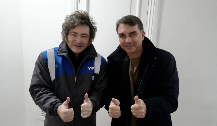 La reciente visita de Flavio Bolsonaro a Argentina y su encuentro con el presidente Javier Milei han generado análisis sobre las motivacione