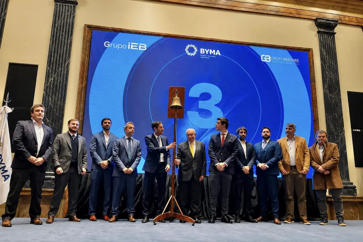 Imagen de la Bolsa de Buenos Aires con un gráfico de bienes raíces.