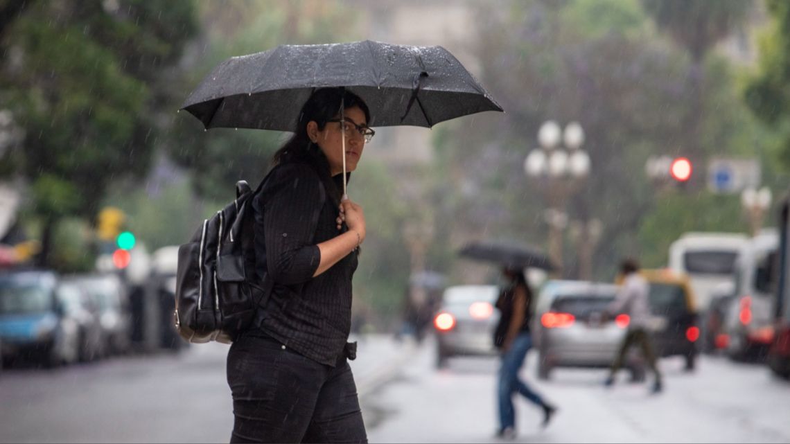 Alerta Amarilla por Tormentas en Rosario: Lluvias Intensas y Descenso Térmico Anunciados
