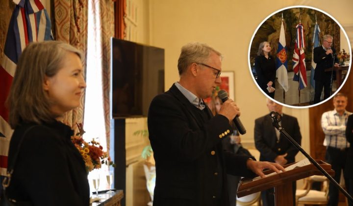Embajadores de Reino Unido y Finlandia defienden la libertad de prensa en Argentina