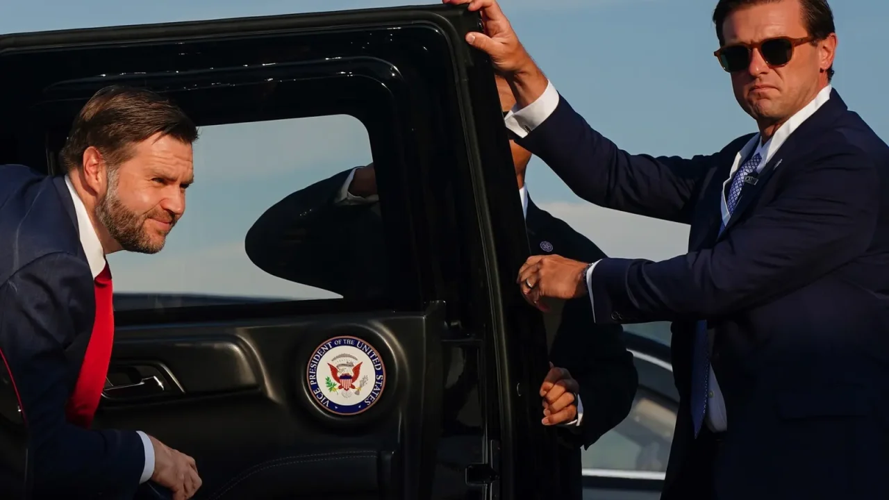 El presidente de Estados Unidos, Donald Trump, generó un nuevo cruce de declaraciones con Irán al afirmar en redes sociales que el país pers