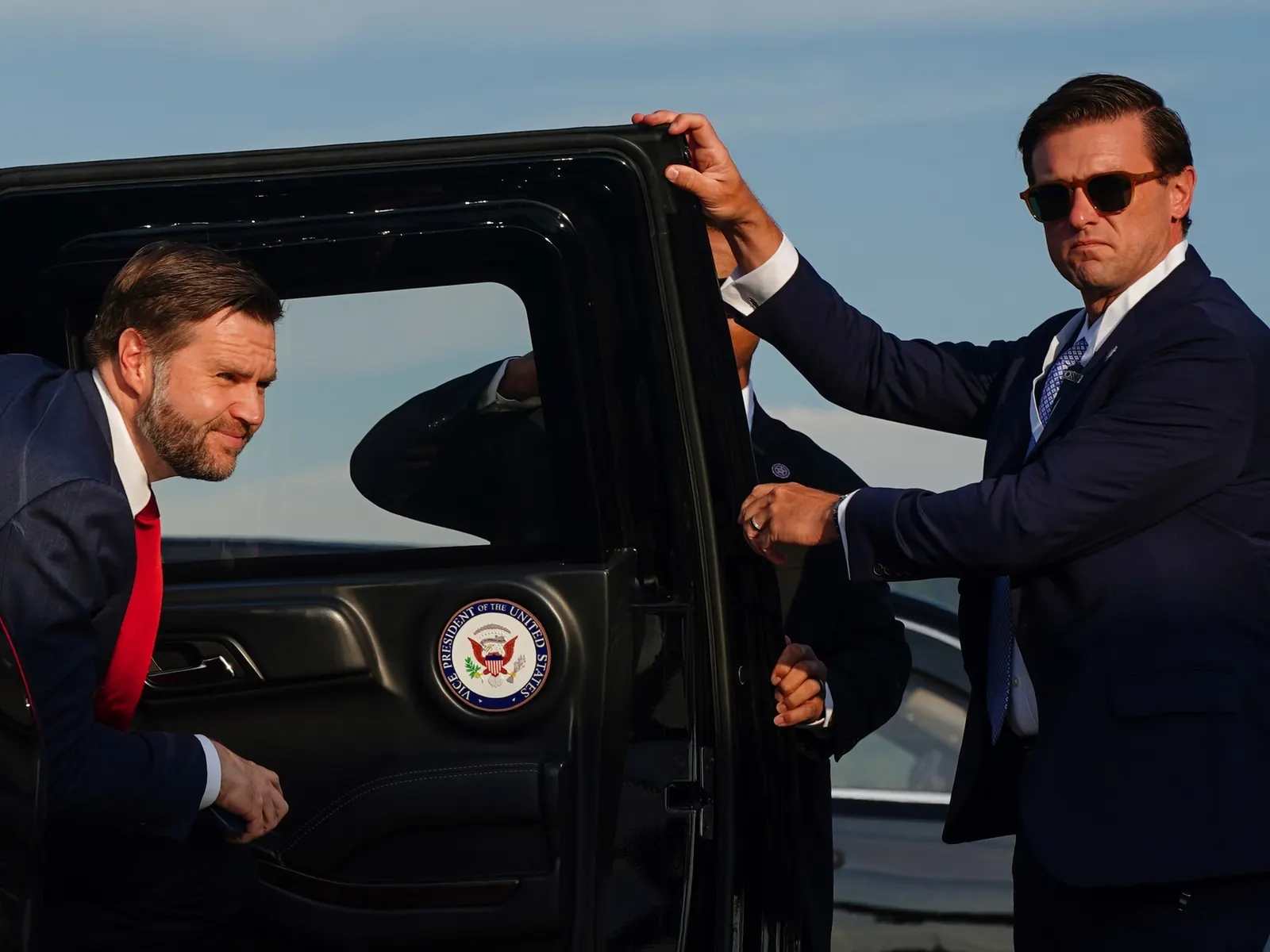 El vicepresidente de EE. UU., JD Vance, asiste a una reunión cuatripartita en la Cumbre del Lago de Lucerna.