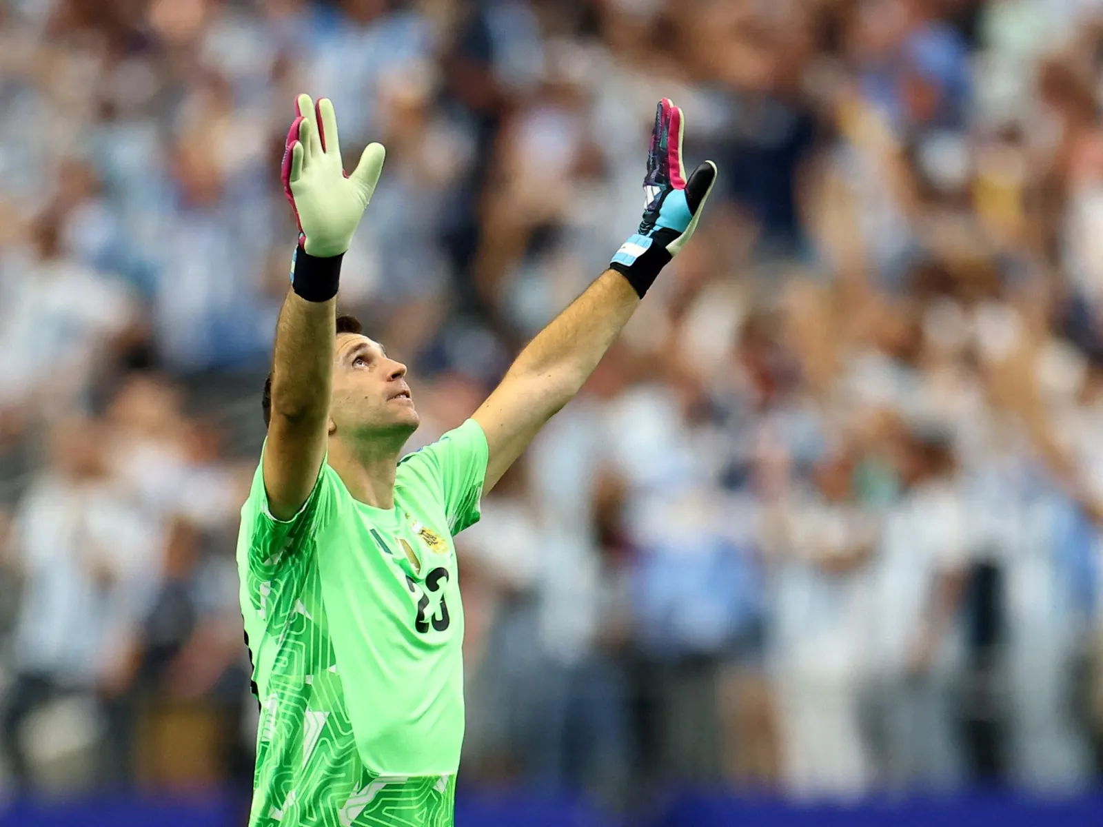 Emiliano "Dibu" Martínez, arquero de la Selección Argentina, durante un partido de la Copa América.
