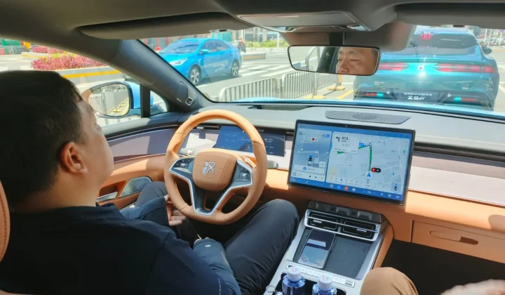 La automotriz china BYD, que ha ganado terreno rápidamente en el mercado argentino, está evaluando la posible llegada de su avanzada tecnolo