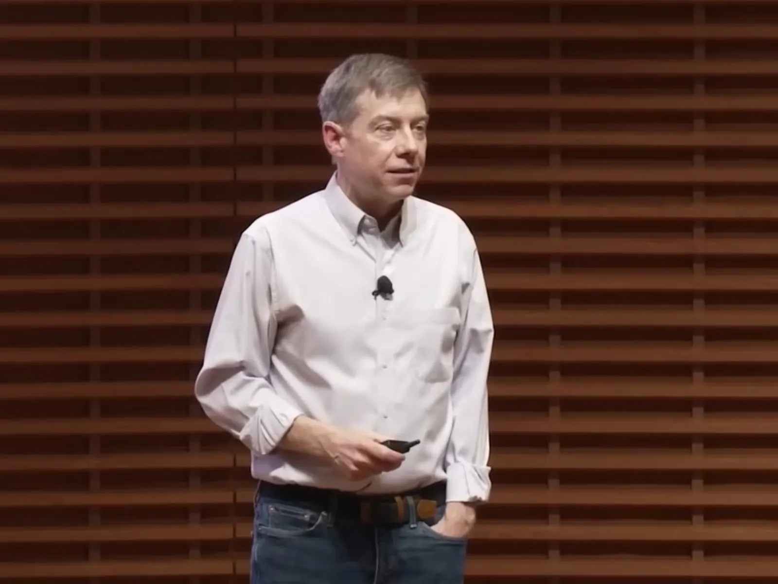 Chad Jones, economista especializado en el impacto de la tecnología en el crecimiento económico.