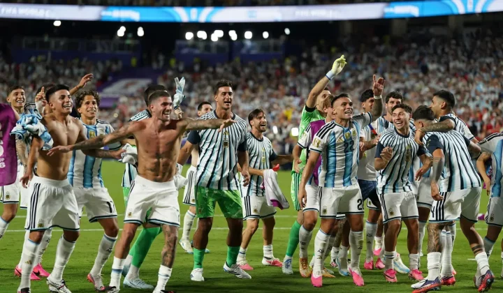 La Scaloneta busca la gloria: Argentina se prepara para enfrentar a Inglaterra en semifinales del Mundial