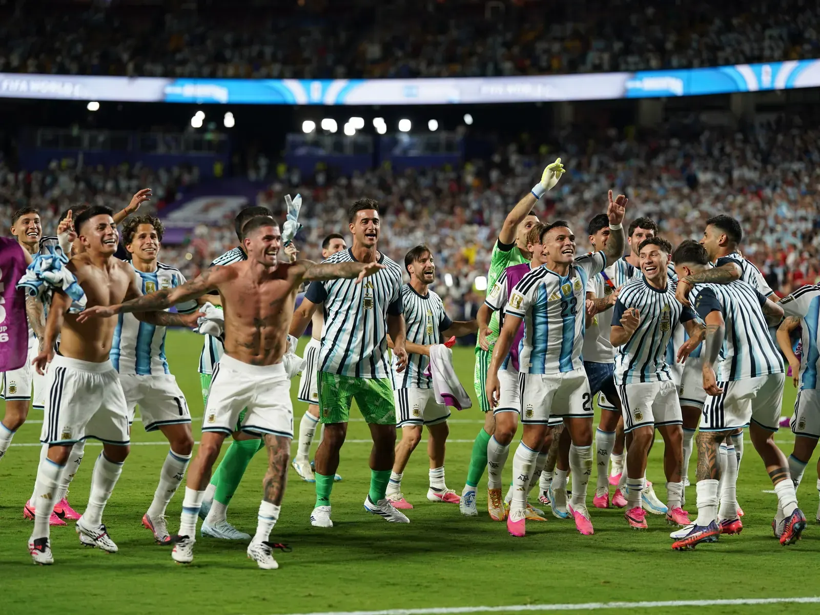 Jugadores de la Selección Argentina celebran un gol en el Mundial 2026.