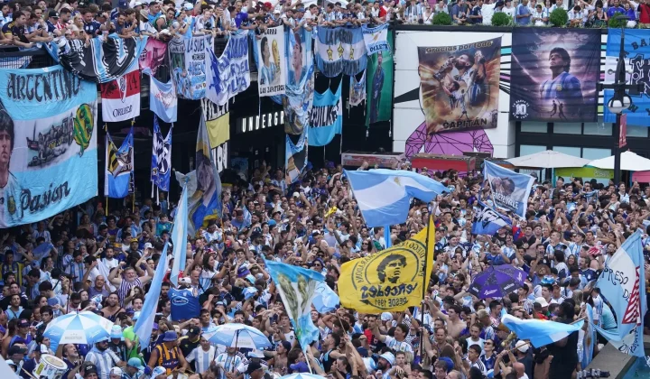Miles de argentinos se congregaron en Atlanta para un multitudinario banderazo de apoyo a la Selección Nacional, que se prepara para disputa