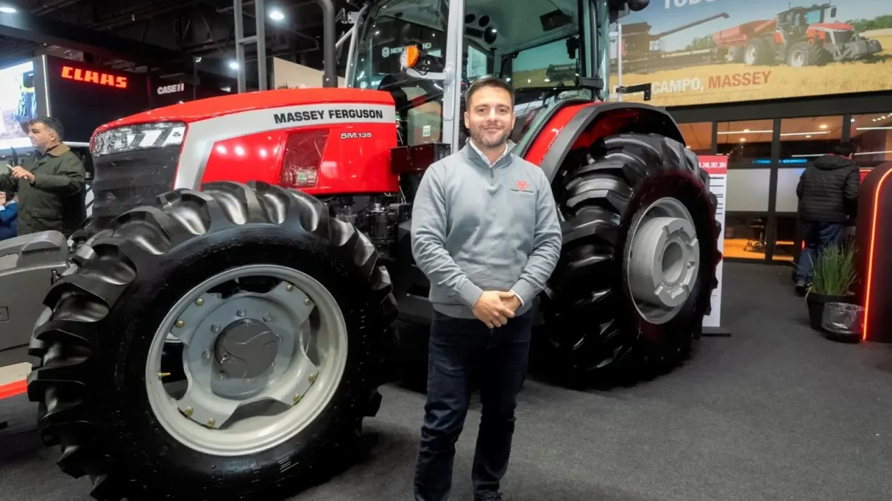 Massey Ferguson presentó su nuevo portfolio de tractores y maquinaria forrajera en la Rural de Palermo