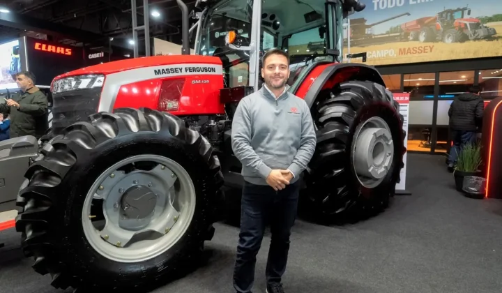 Massey Ferguson presentó su nuevo portfolio de tractores y maquinaria forrajera en la Rural de Palermo