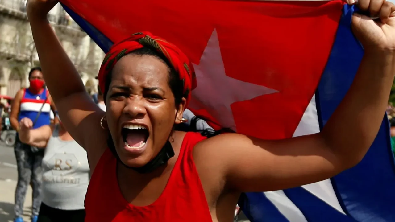 Cuba: Cinco años después de las protestas, la isla sigue sumida en una crisis agravada por mala gestión y sanciones