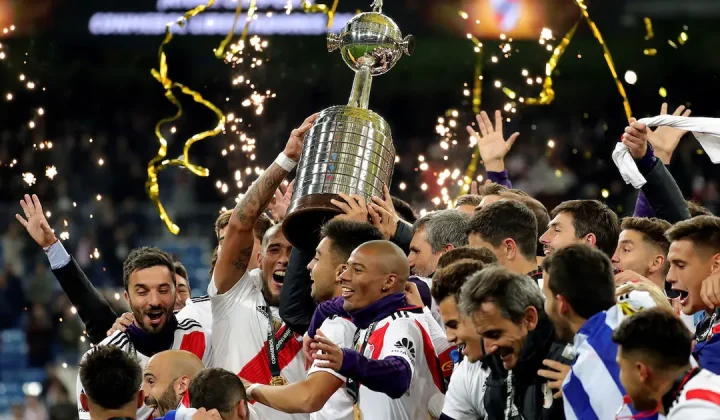 Peñarol negocia con Flamengo el regreso de Nicolás de la Cruz, ex River Plate