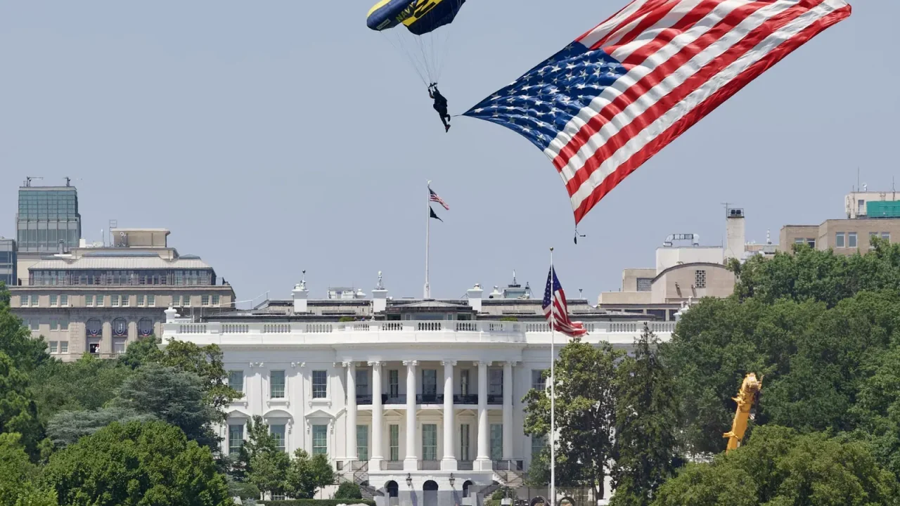 El 250 aniversario de la Independencia de Estados Unidos se vio marcado por un intento del expresidente Donald Trump de convertir las celebr