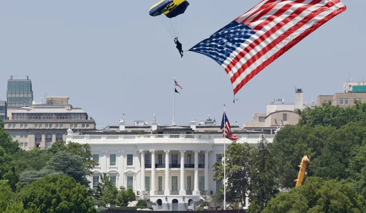 El 250 aniversario de la Independencia de Estados Unidos se vio marcado por un intento del expresidente Donald Trump de convertir las celebr