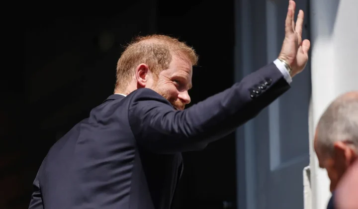 Un tribunal británico ha desestimado la demanda por violación de privacidad presentada por el príncipe Harry contra el tabloide Daily Mail y