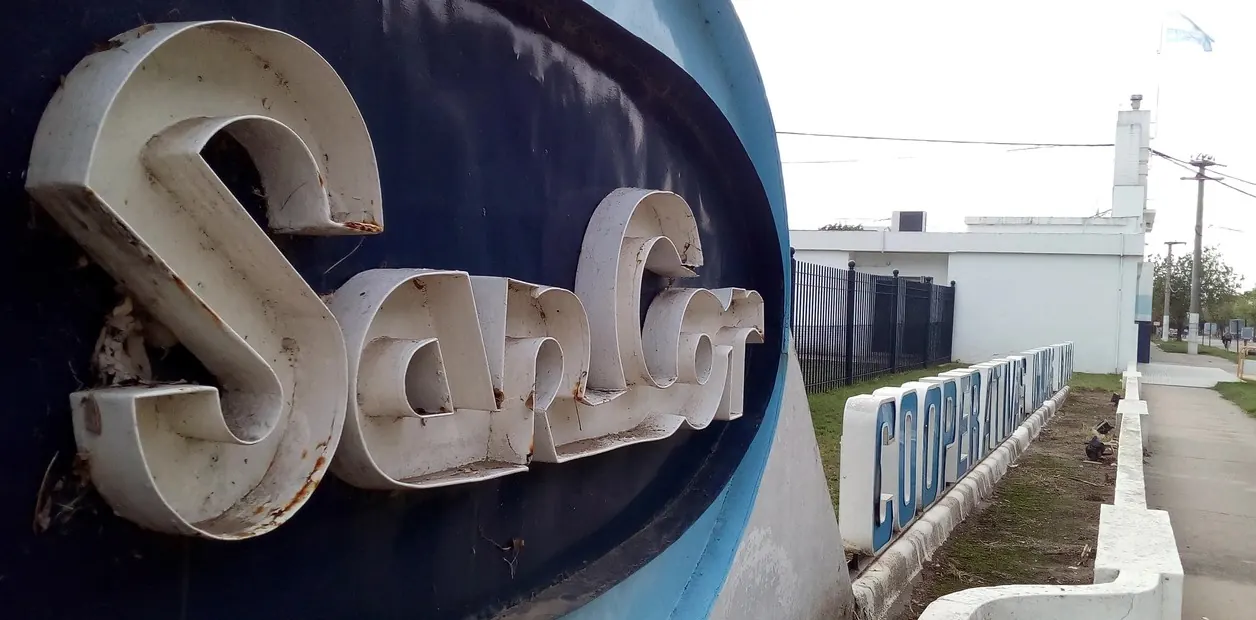 El proceso de liquidación de la histórica empresa láctea SanCor ha sido temporalmente frenado por una decisión judicial en Santa Fe. Un recu