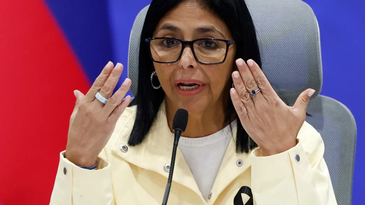 Un significativo acuerdo político ha surgido en Venezuela, donde facciones de la oposición y el gobierno chavista, encabezado por Delcy Rodr