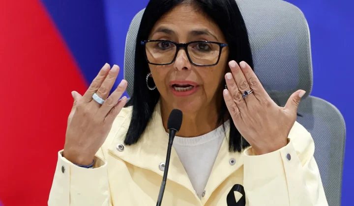 Un significativo acuerdo político ha surgido en Venezuela, donde facciones de la oposición y el gobierno chavista, encabezado por Delcy Rodr