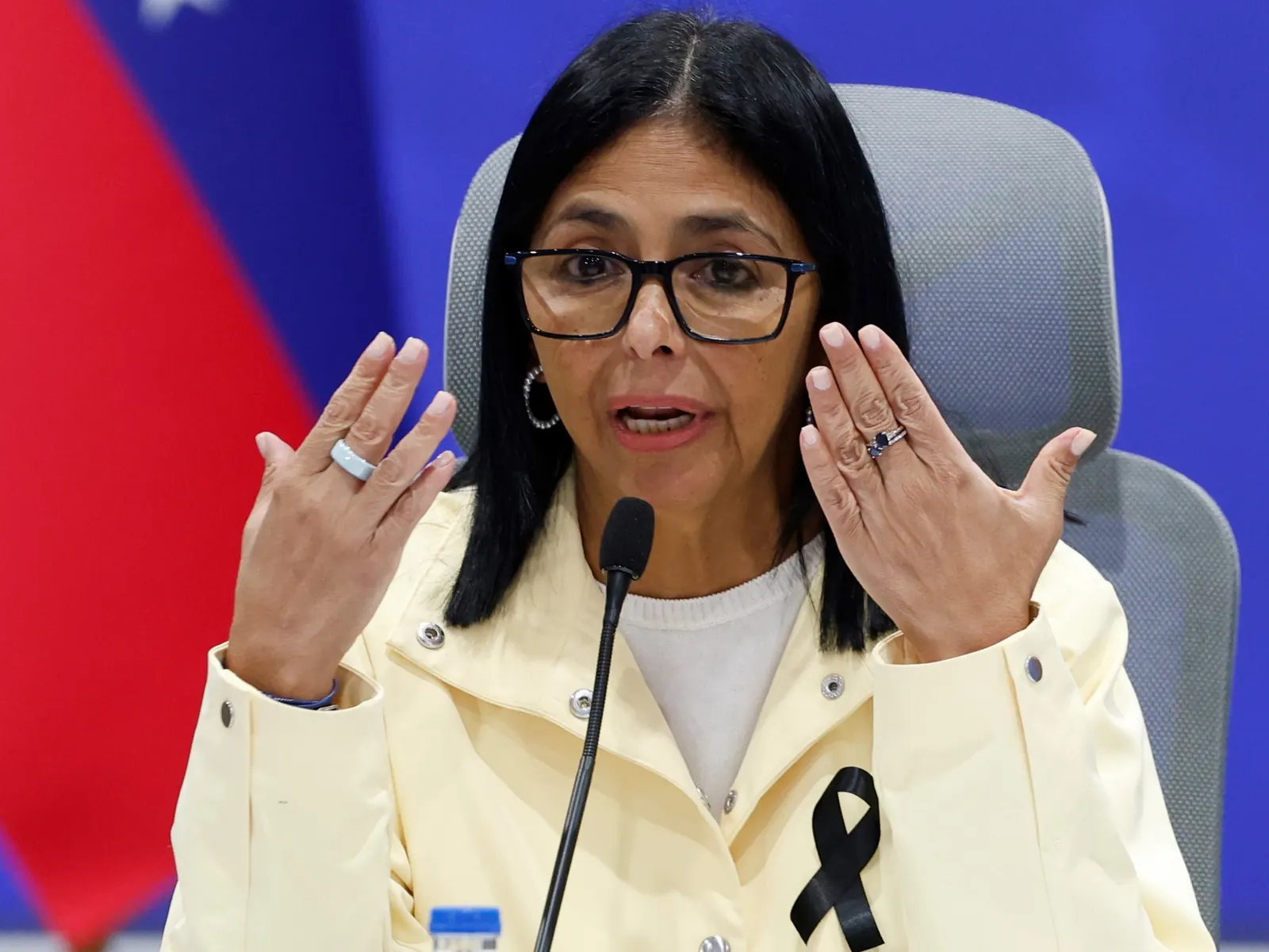 Retrato de Delcy Rodríguez, presidenta interina de Venezuela, y Dinorah Figuera, presidenta de la Asamblea Nacional de 2015, figuras clave en el reciente acuerdo político.