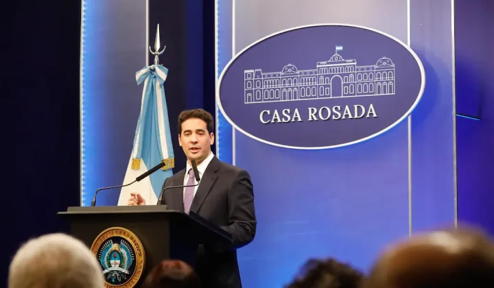 El panorama político en la Casa Rosada parece estar atravesando un período de reconfiguración, marcado por decisiones estratégicas que busca