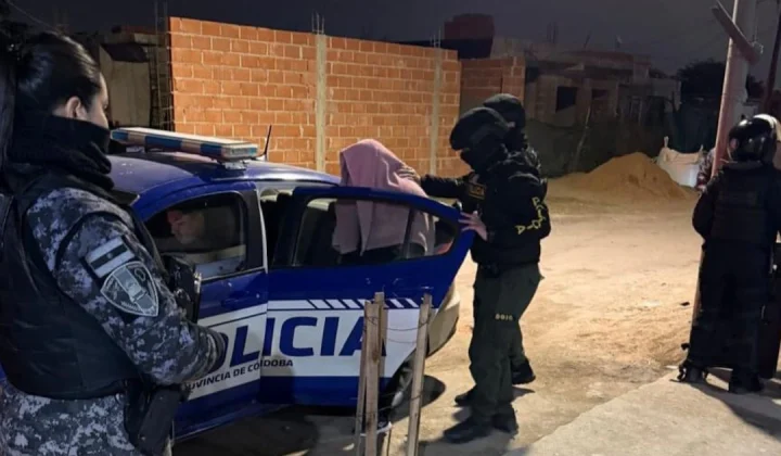 Cayeron cinco “viudas negras” en Córdoba: usaban apps de citas para robar autos